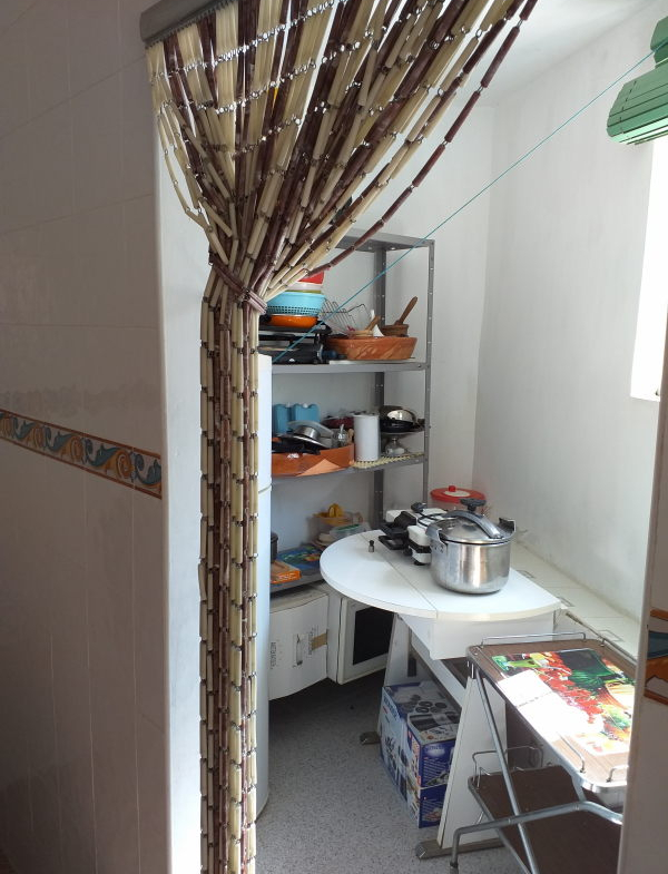 Oportunidad en Castromocho: Casa de 5 Habitaciones con Naves, Bodega y Patio Privado