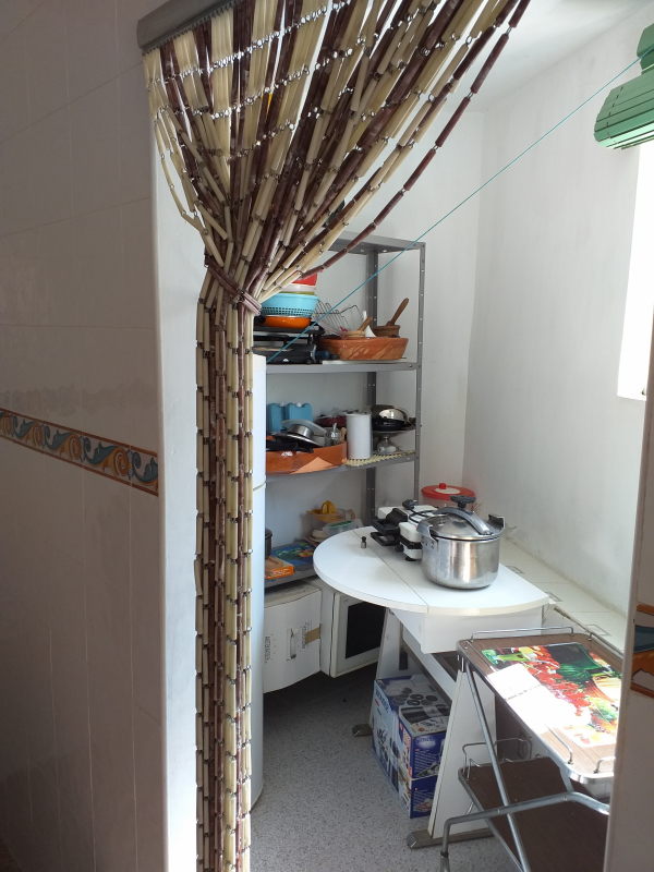 Oportunidad en Castromocho: Casa de 5 Habitaciones con Naves, Bodega y Patio Privado