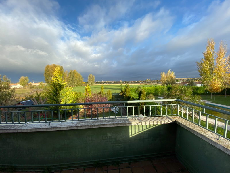 Chalet en venta en Urbanización Dos Pasos – Grijota – Palencia