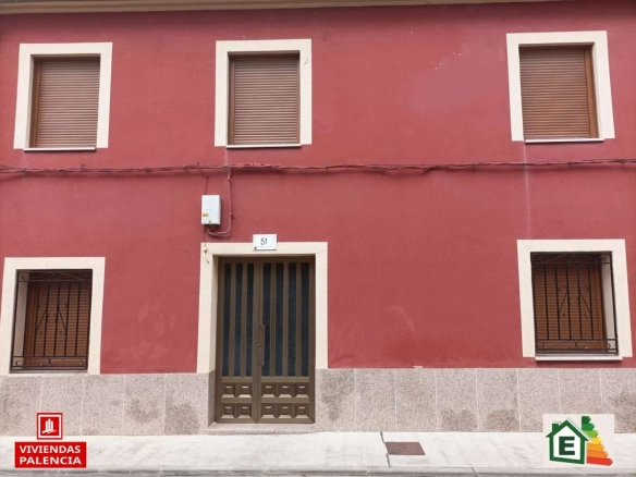 Casa en venta en Paredes de Nava