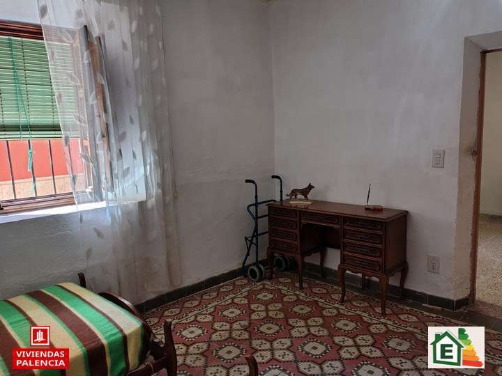 Casa en venta en Paredes de Nava