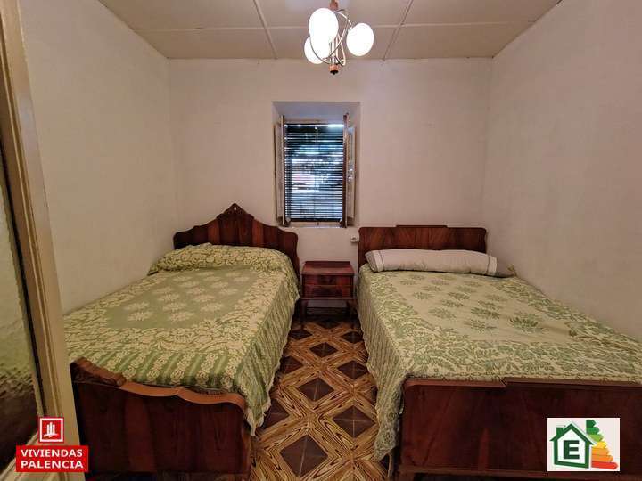Casa en venta en Paredes de Nava