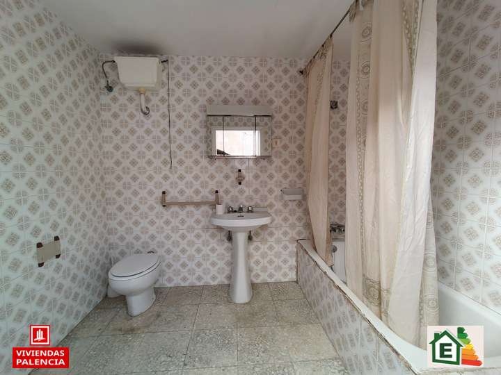 Casa en venta en Paredes de Nava