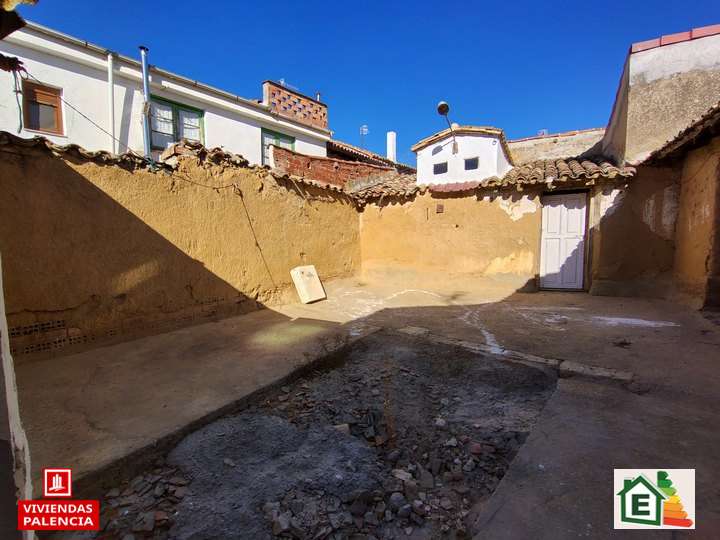 Casa en venta en Paredes de Nava