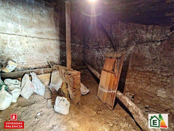 Casa en venta en Paredes de Nava