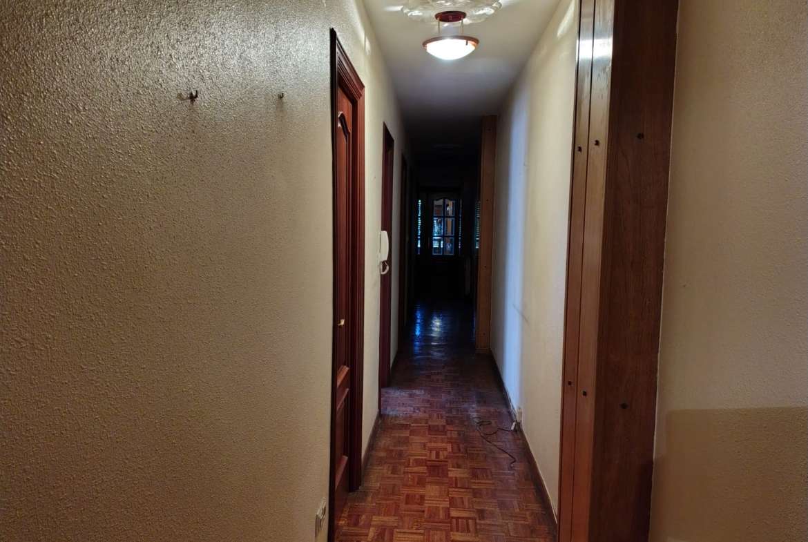Pasillo amplio de piso en venta en Palencia centro, Avenida Casado del Alisal