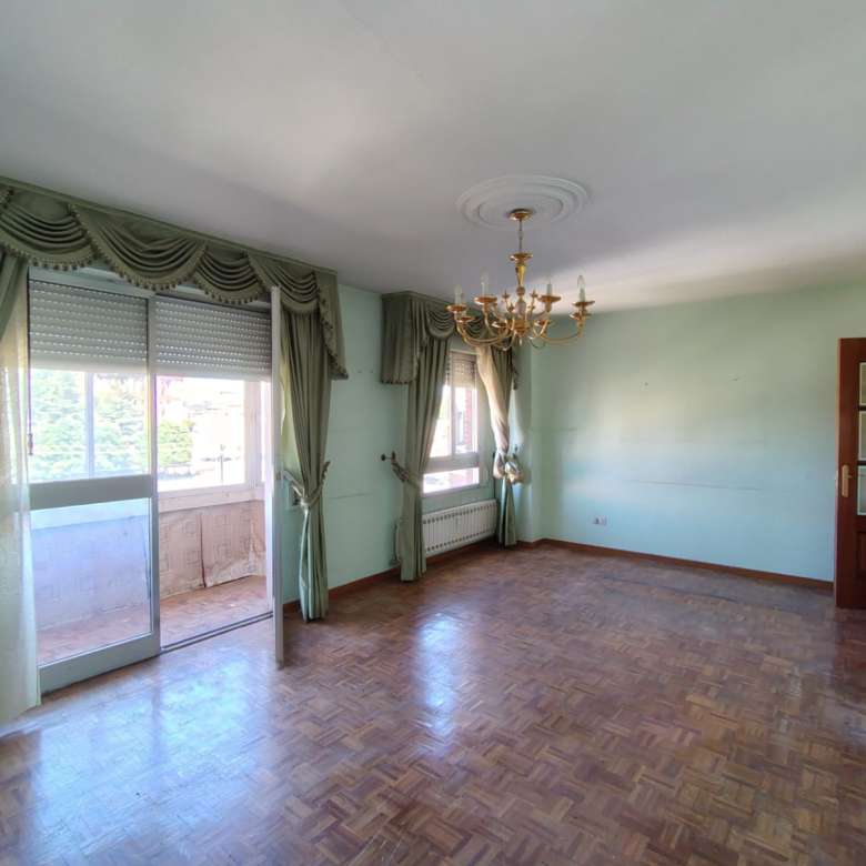 Salón amplio de piso en venta en Palencia centro, Avenida Casado del Alisal