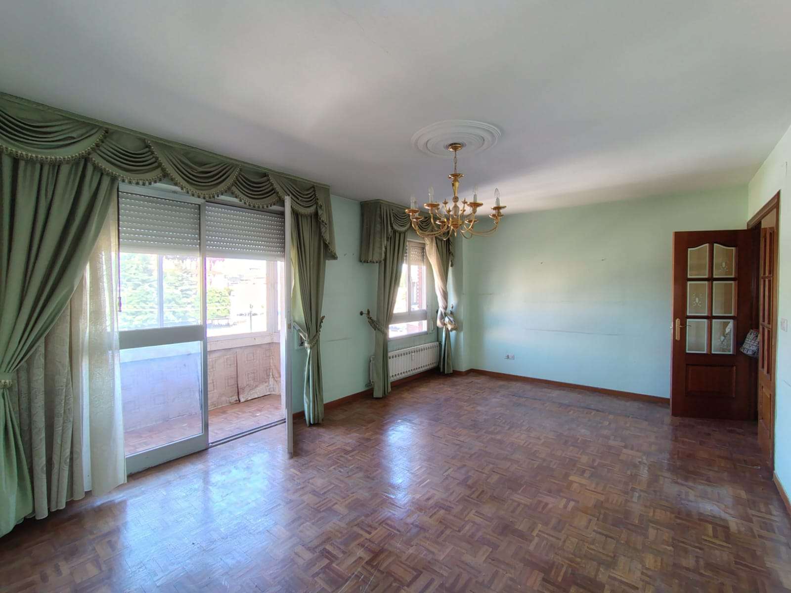 Salón amplio de piso en venta en Palencia centro, Avenida Casado del Alisal