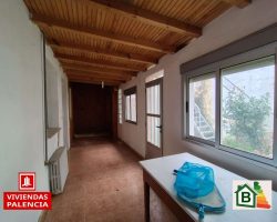 galeria-acristalada-con-vigas-madera-vistas-en-palencia